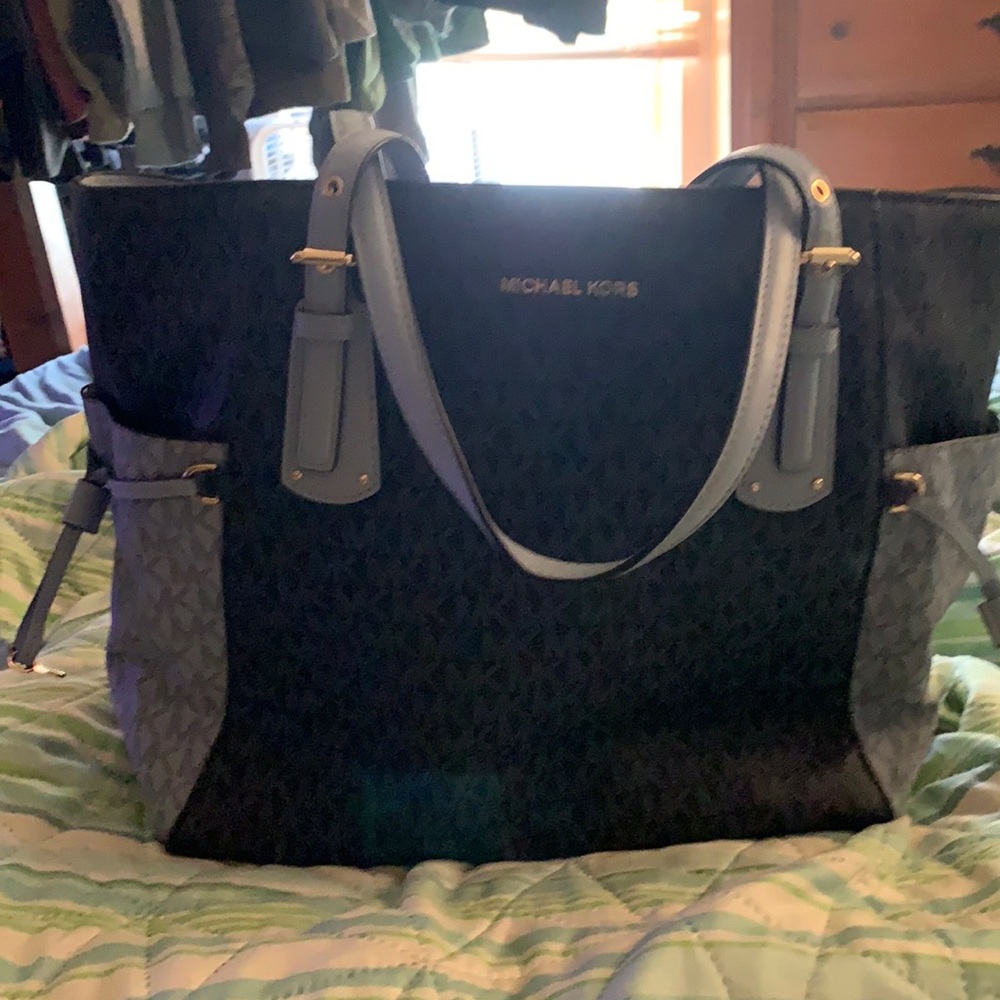 Michael Kors JS signature tote in Admiral blue
